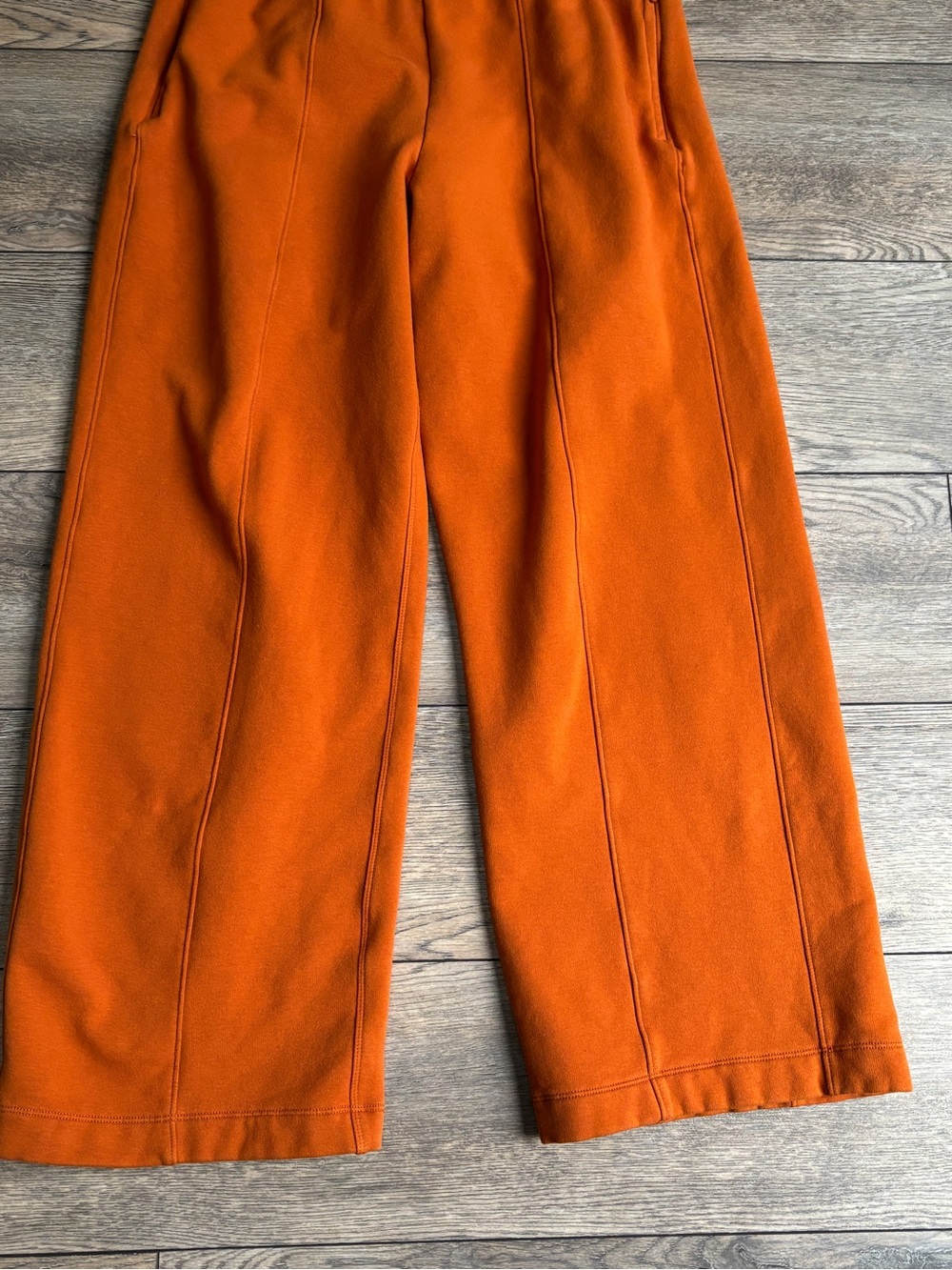 Athleta Retroplush Straight Leg Pants Sweatpants Orange Autumn Fall Sz Medium - Picture 3 of 13
